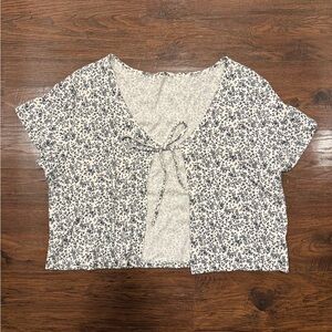 American Eagle Outfitters Black and White Floral Blouse